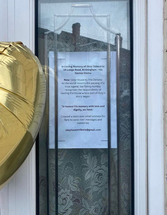 Memorial notice on door of Ozzy Osbourne&rsquo;s former home in Birmingham, acknowledging ownership and fan tributes.