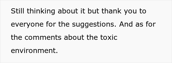 Text post discussing a woman refusing to go on Christmas gift trip if siblings pay for her flight, referencing toxic environment.