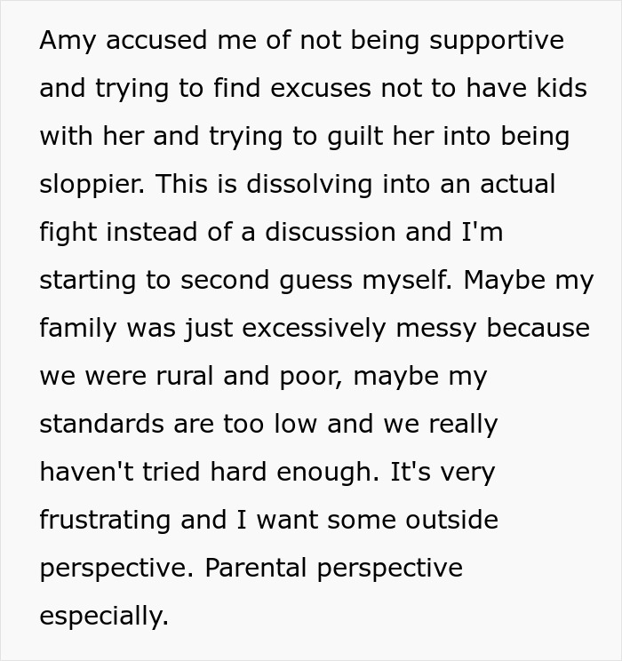 Text excerpt from a parenting forum showing frustration over messy toddlers sparking relationship fights and differing standards.