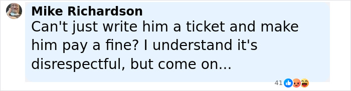 Comment by Mike Richardson expressing concern about arrest and deportation after lighting cigarette on Tomb of Unknown Soldier.