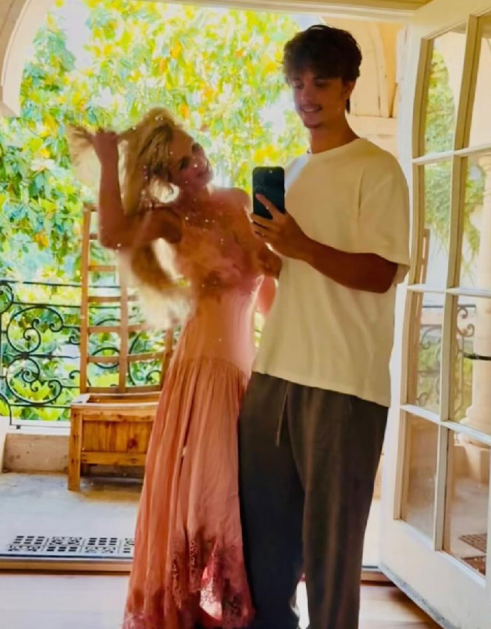 Britney Spears fans react to ex Kevin Federline announcing intimate and transparent memoir with strong opinions. Britney Spears fans react to ex Kevin Federline announcing intimate and transparent memoir with strong opinions.