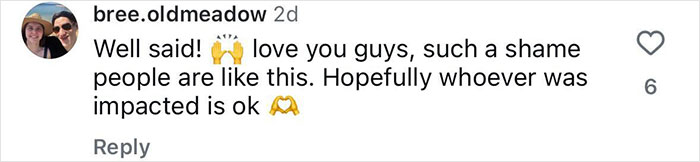 Social media comment supporting caf&eacute; owner calling out entitled customers after teen worker was left in tears.