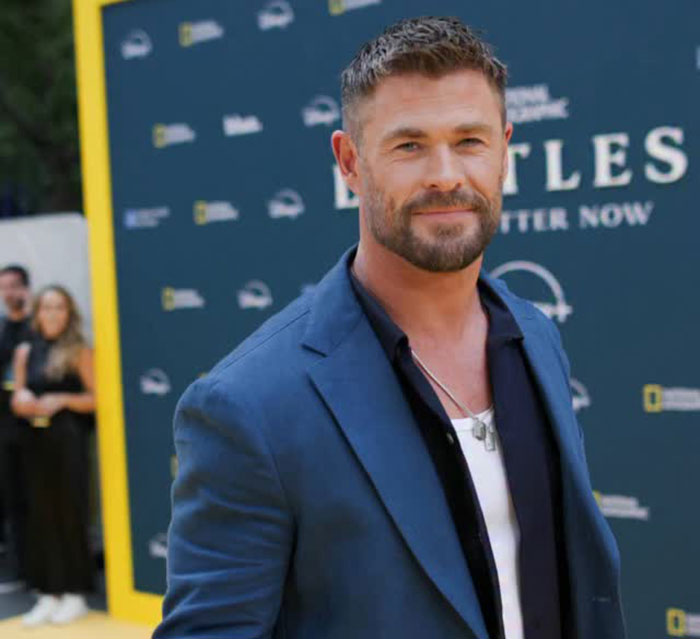 “Your Parents Did A Fantastic Job”: Fans Thirst Over Hemsworth Brothers After B’day Group Photo “Your Parents Did A Fantastic Job”: Fans Thirst Over Hemsworth Brothers After B’day Group Photo