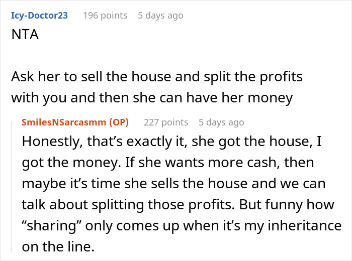 Screenshot of a conversation about splitting inheritance money and accusations of hoarding funds for a dream wedding. Screenshot of a conversation about splitting inheritance money and accusations of hoarding funds for a dream wedding.
