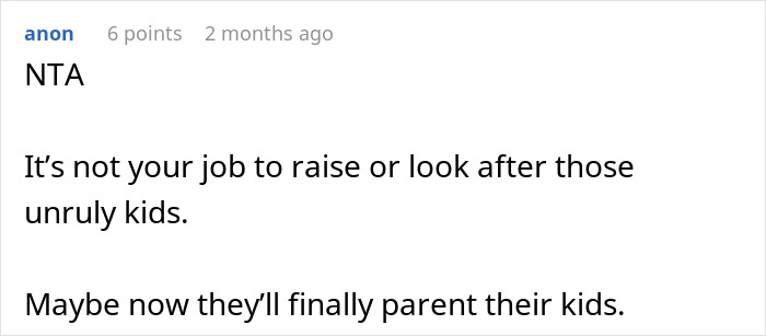 Screenshot of online comment stating refusal to babysit siblings after years of being treated like a stranger. Screenshot of online comment stating refusal to babysit siblings after years of being treated like a stranger.