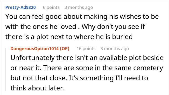 Reddit conversation about widow choosing to bury late husband with his first wife and child, stepkids feel abandoned.