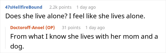 Screenshot of an online forum discussion where users debate a woman&rsquo;s bizarre lunchtime ritual and workplace criticism.