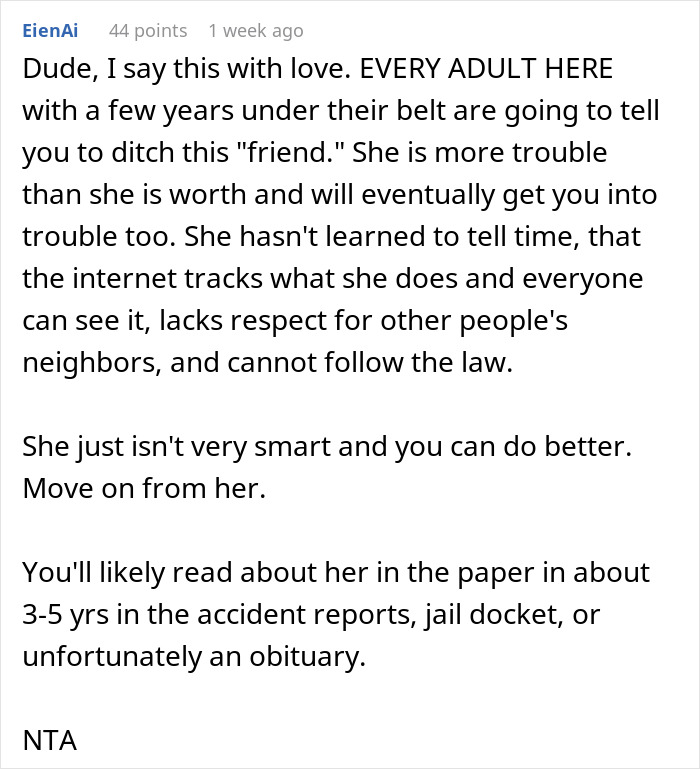 Text post discussing a teen showing up at best friend&rsquo;s door at 4 AM and issues with their friendship.