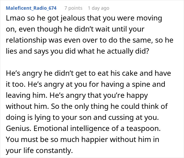 Reddit comment discussing a dad lying about reasons for divorce to win over his son, with ex-wife revealing truth later.
