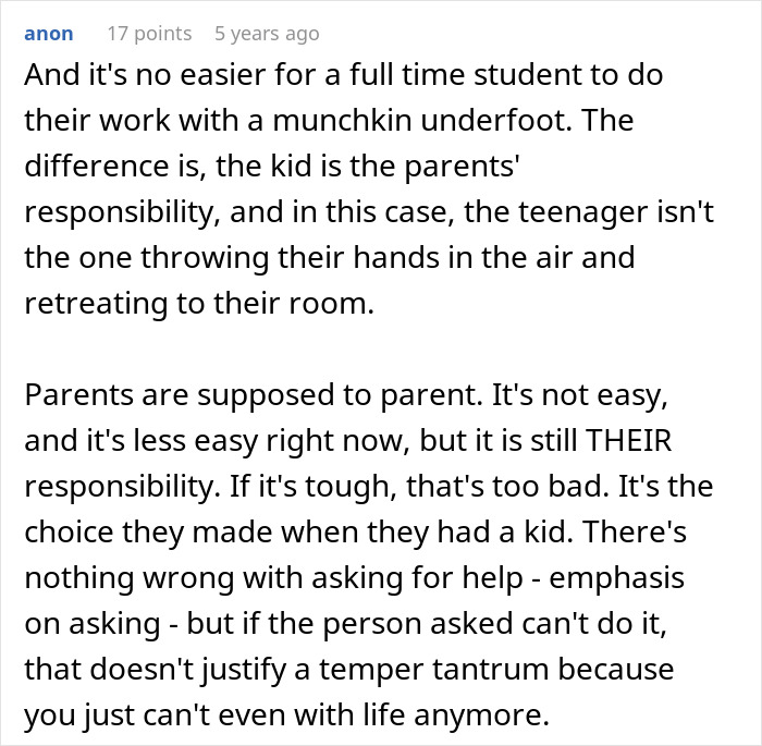 Text post discussing a woman expecting her cousin to babysit instead of attending school, causing stress.