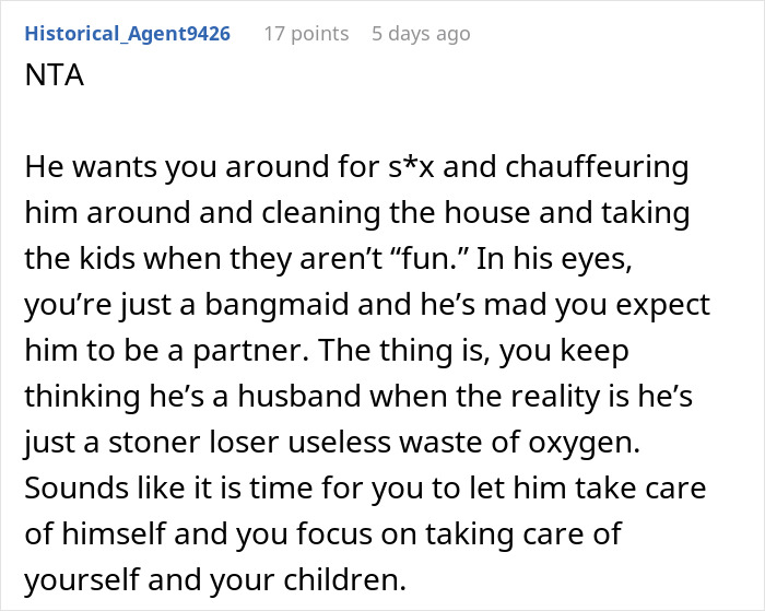 Screenshot of a forum comment about a wife leaving her man-child husband during a family vacation and relationship issues.