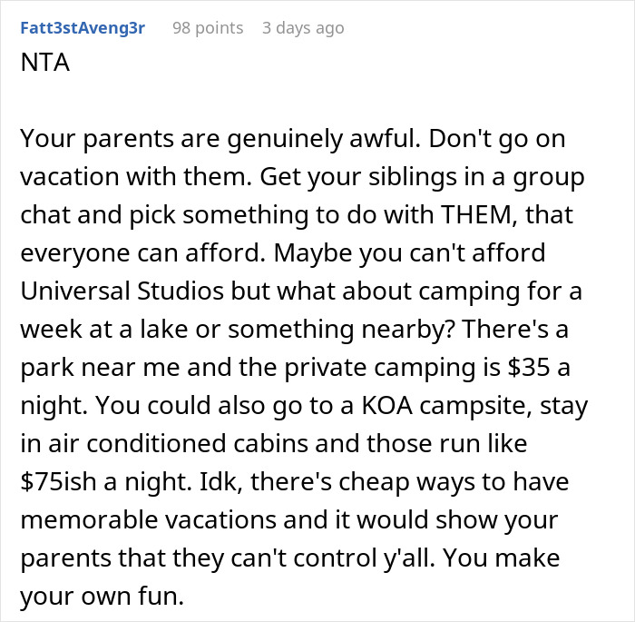 Alt text: Online discussion about a woman refusing a Christmas gift trip if her siblings must pay for her flight.