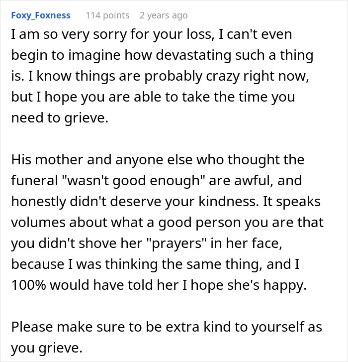 Comment expressing sympathy for a woman shocked by her mother-in-law's hatred after losing her husband. - 20