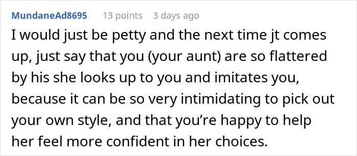 Screenshot of a Reddit comment discussing a woman confronting brother&rsquo;s fianc&eacute;e copying her wedding dress.