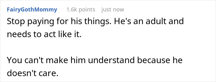 Screenshot of a Reddit comment advising a woman feeling financially trapped by her jobless fianc&eacute; living off her savings.
