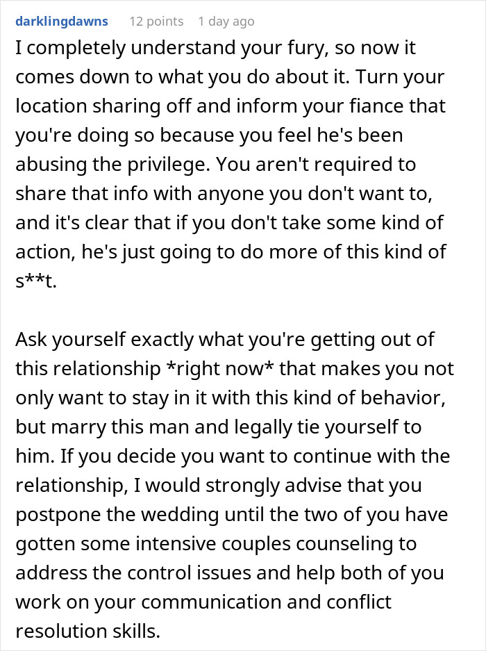 Comment discussing relationship advice about a woman missing calls from her fiance and trust issues in their communication.