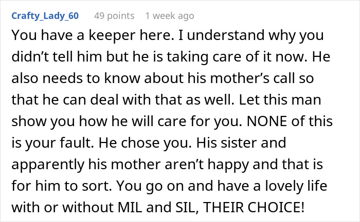 Comment from user Crafty_Lady_60 advising to trust the fianc&eacute; despite issues with his sister and mother during wedding planning.