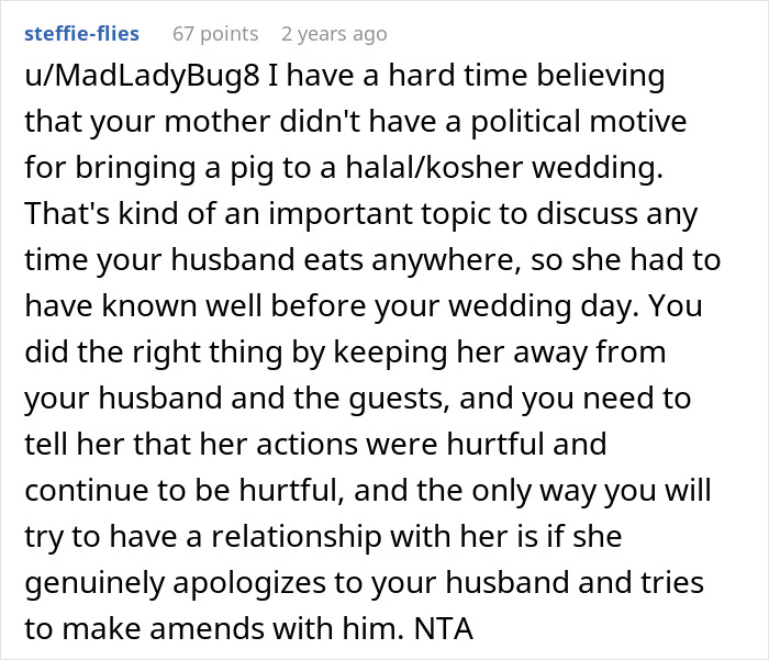 Comment discussing mother humiliated at wedding when her pet pig disrupts halal/kosher wedding ceremony.