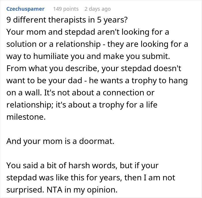 Comment criticizes guy trying to become teen stepson’s real dad, highlighting rejection and family conflict. - 30