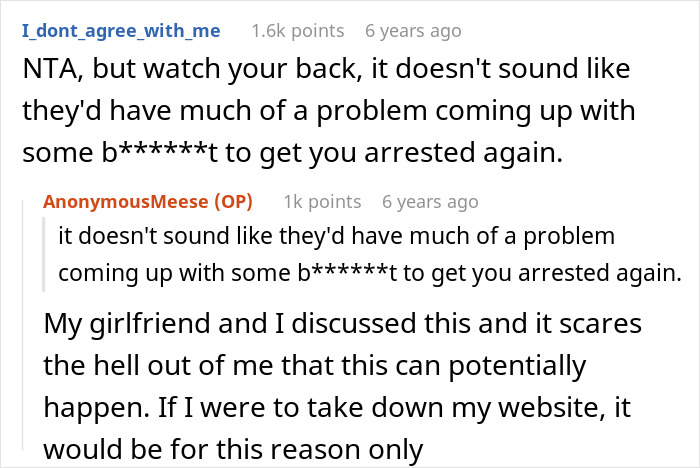 Screenshot of a Reddit thread discussing a man wrongfully jailed for 54 days refusing to take down his website calling out a detective.
