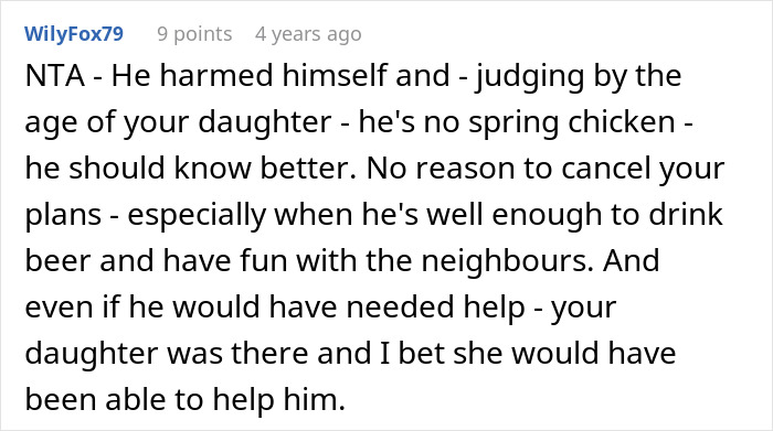 Online comment discussing boyfriend tantrum after girlfriend leaves on vacation despite his injury, debating responsibility and plans.