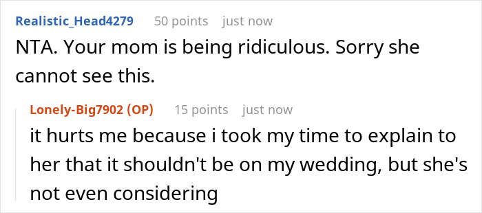 Screenshot of an online forum discussion about a bride's mom threatening to wear a white gown to the wedding.