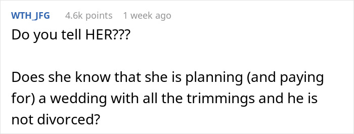 Screenshot of a forum post discussing whether a woman should explain to her husband that separation and divorce differ.