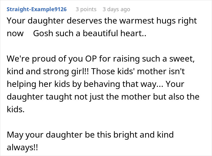 Screenshot of a heartfelt comment praising a girl who was bullied but teaches bullies a lesson in kindness. Screenshot of a heartfelt comment praising a girl who was bullied but teaches bullies a lesson in kindness.
