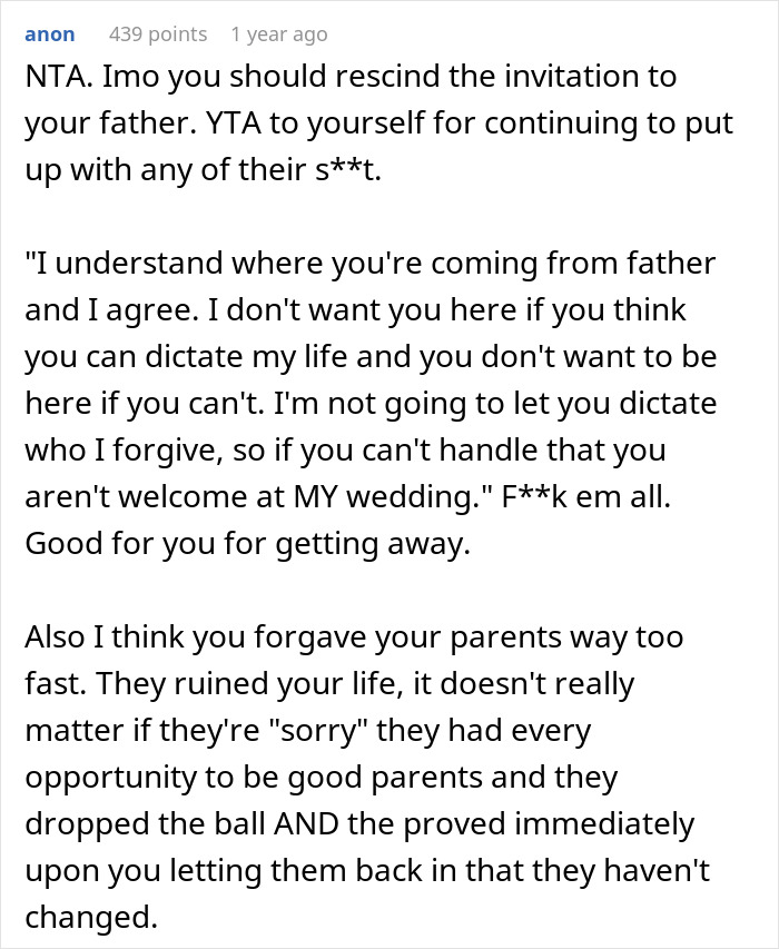 Screenshot of online discussion highlighting a woman&rsquo;s old fight with stepsister leading to cutting ties with her family.