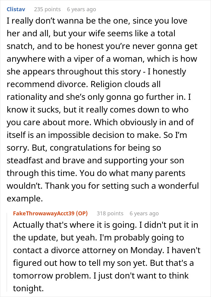 Text post showing a Reddit conversation about a dad supporting his gay son despite wife&rsquo;s harsh reaction and possible divorce plans.