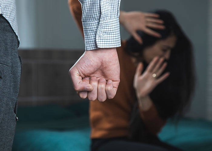 "Cheated On Her With Her Aunt": 44 Times People Couldn't Believe What They Found Out About Friends