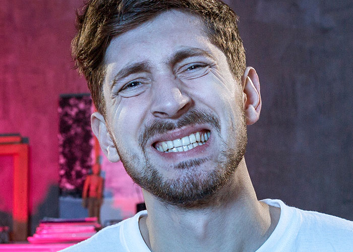 "Cheated On Her With Her Aunt": 44 Times People Couldn't Believe What They Found Out About Friends