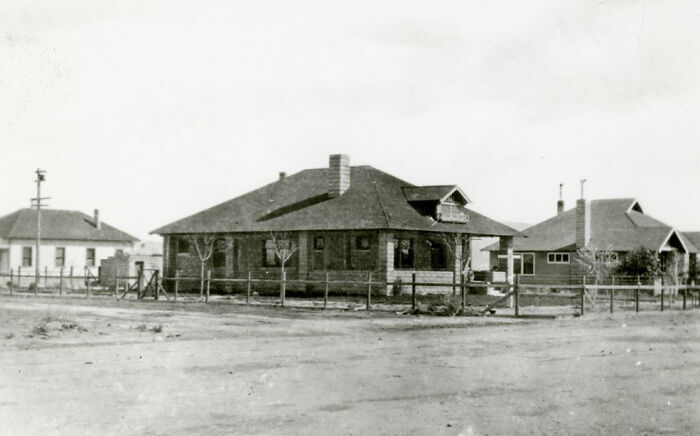 Early 20th century historic houses in Las Vegas showcasing the birth of Vegas through vintage architecture and streetscapes.