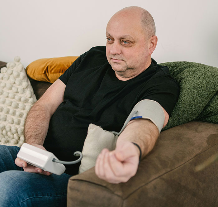 "Confessed To Having Multiple Affairs": 35 Deathbed Confessions That Backfired Because The Person Survived