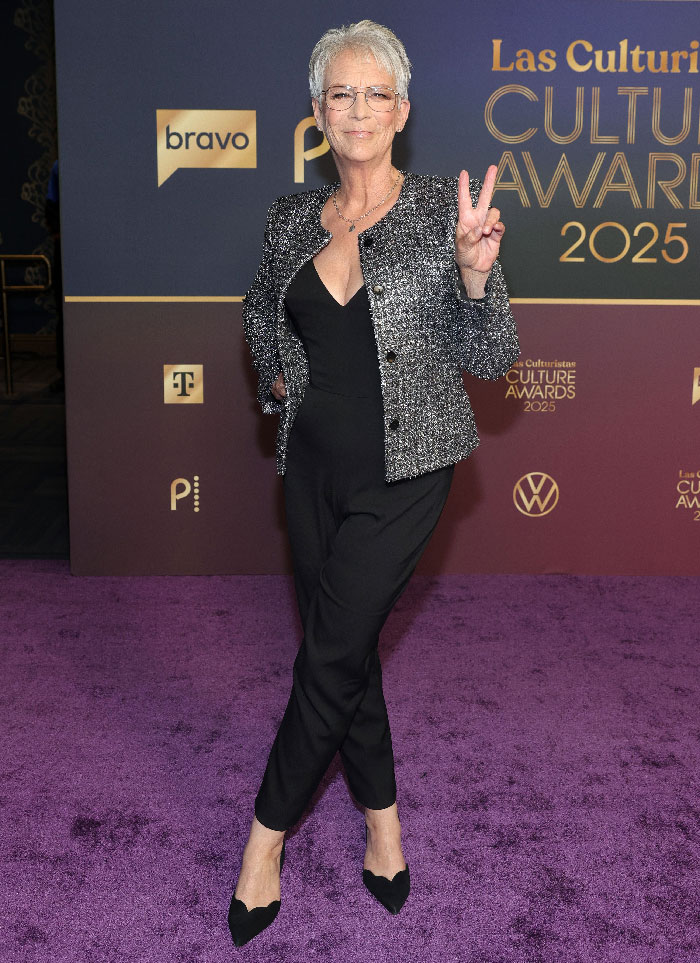 Jamie Lee Curtis posing on the red carpet at the Las Culturistas Culture Awards 2025 event - 2