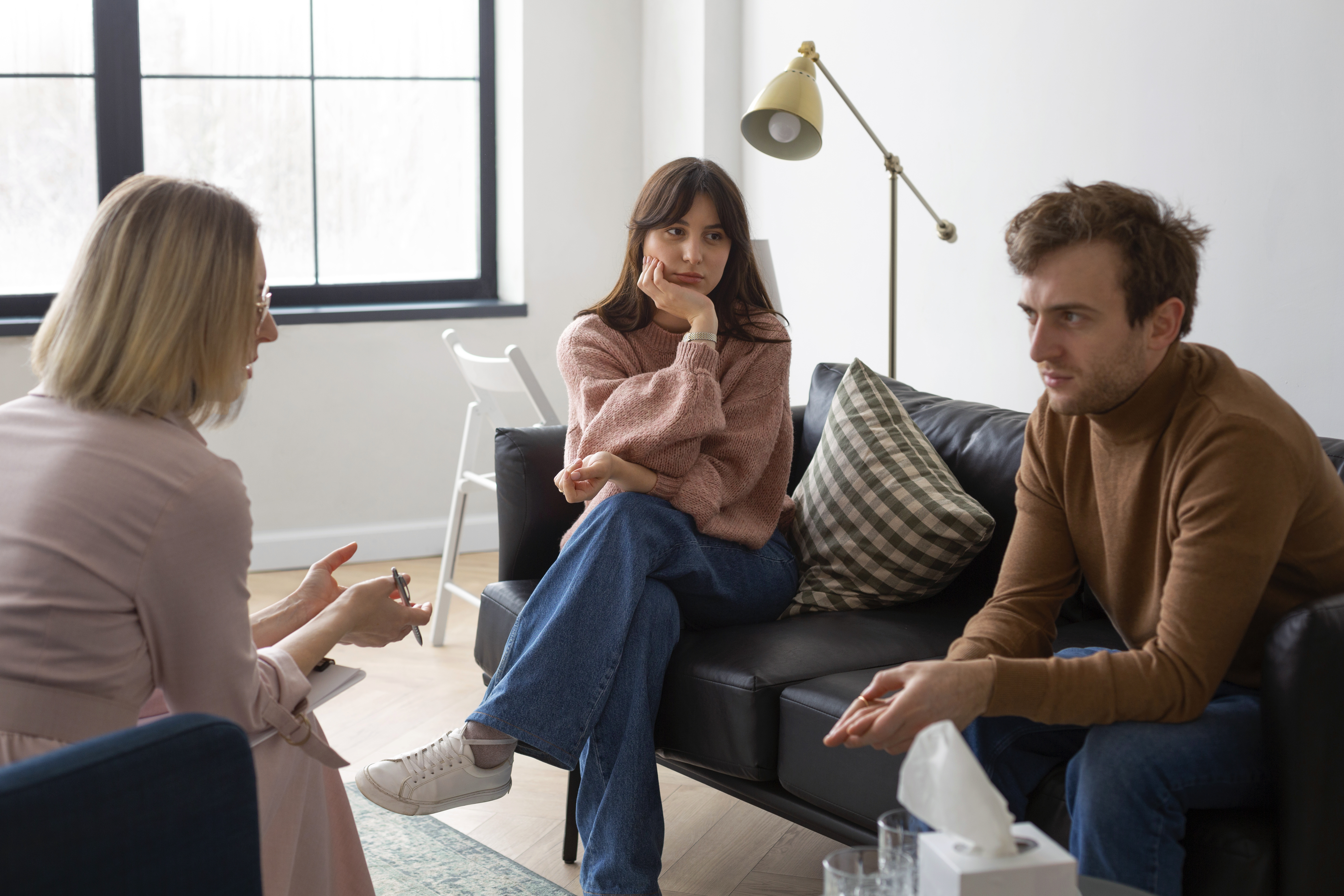 Parents Make Teen Mom&rsquo;s Life Hell, Try To Reconnect With Her And Her Daughter When Dad Gets Ill