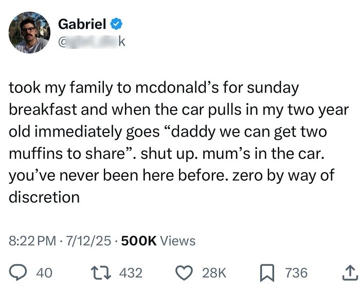 Tweet screenshot showing a funny family moment with high engagement, related to hilarious tweets from July.