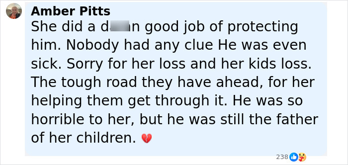 Screenshot of a heartfelt comment expressing sadness for Kelly Clarkson’s kids after her ex’s passing following a messy divorce. Screenshot of a heartfelt comment expressing sadness for Kelly Clarkson’s kids after her ex’s passing following a messy divorce.