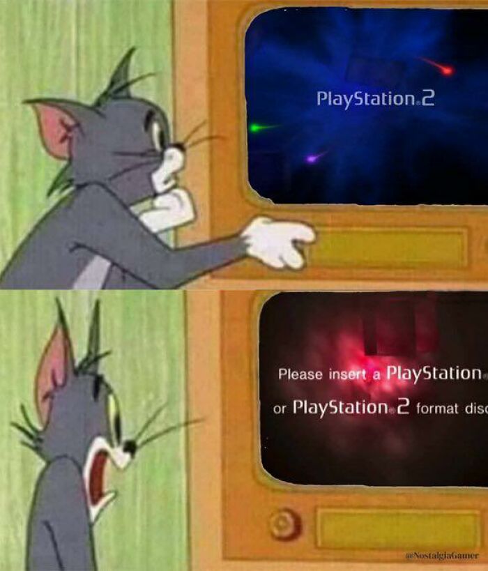 Tom cat watching a retro gaming PlayStation 2 startup screen then shocked by error message on vintage TV.