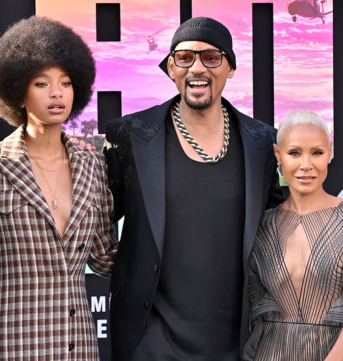 Will Smith and Jada Pinkett&rsquo;s daughter at event, sparking worries after crying selfie with NSFW message controversy.