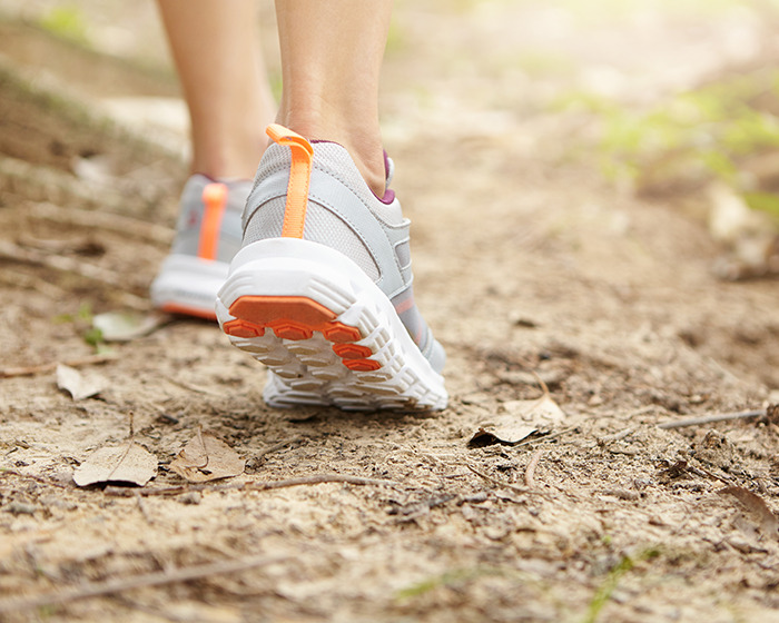 This Viral '6-6-6' Walking Trend Promises Fat Loss Results Without Burnout