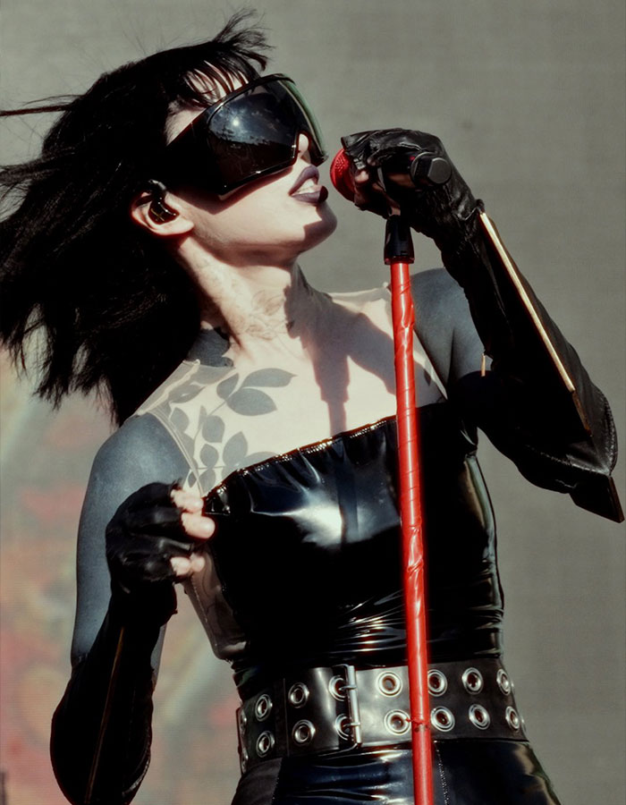 Kat Von D Reveals Dramatic Transformation After Tattooing 80% Of Her Body Black Kat Von D Reveals Dramatic Transformation After Tattooing 80% Of Her Body Black