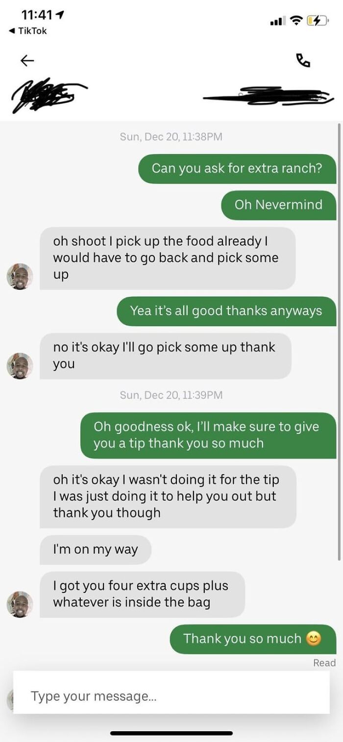 Text message conversation showing a wholesome exchange between food delivery driver and customer sharing kindness and extra items.