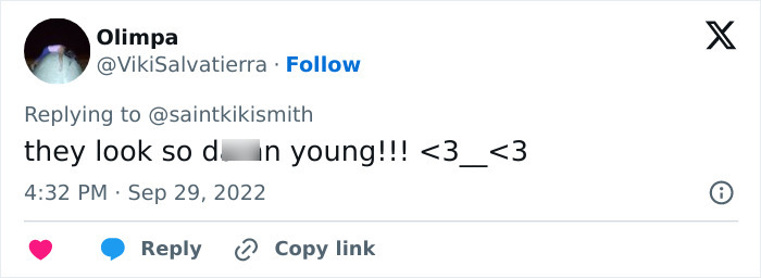 Mary-Kate and Ashley Olsen with unrecognizable looks stunning fans at New York Fashion Week event. Mary-Kate and Ashley Olsen with unrecognizable looks stunning fans at New York Fashion Week event.