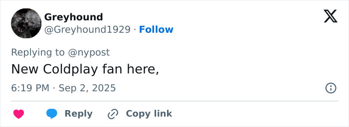 Screenshot of a Twitter reply mentioning a new Coldplay fan amid Chris Martin&rsquo;s political speech backlash in viral concert moment.