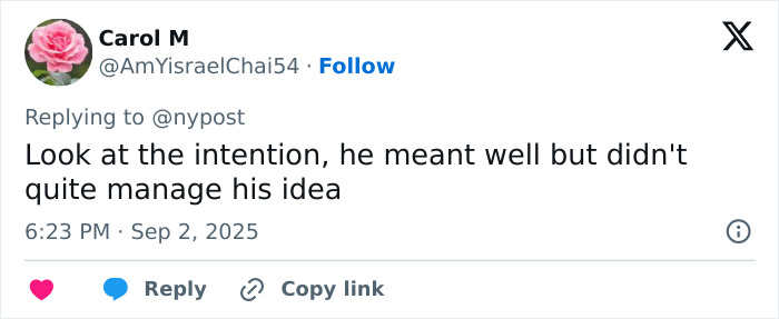 Tweet from Carol M commenting on Coldplay&rsquo;s Chris Martin political speech during a viral concert moment criticized by fans.