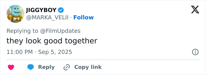 Child stars Mary-Kate and Ashley Olsen at NYFW, showcasing bold, unrecognizable looks that stunned fashion fans. Child stars Mary-Kate and Ashley Olsen at NYFW, showcasing bold, unrecognizable looks that stunned fashion fans.