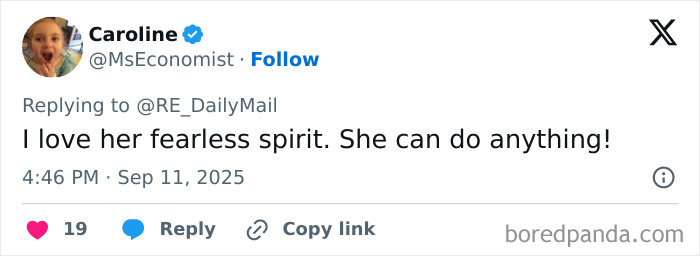 Tweet screenshot showing user Caroline praising Kade Middleton’s viral no-hairband perfect bun trick with a fearless spirit. Tweet screenshot showing user Caroline praising Kade Middleton’s viral no-hairband perfect bun trick with a fearless spirit.