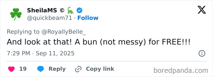 Screenshot of a Twitter reply praising Kade Middleton’s no-hairband perfect bun trick described as a bun not messy and free. Screenshot of a Twitter reply praising Kade Middleton’s no-hairband perfect bun trick described as a bun not messy and free.