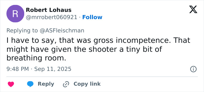 Tweet by Robert Lohaus criticizing FBI director&rsquo;s handling of Charlie Kirk case, calling it gross incompetence and amateur hour mistake.